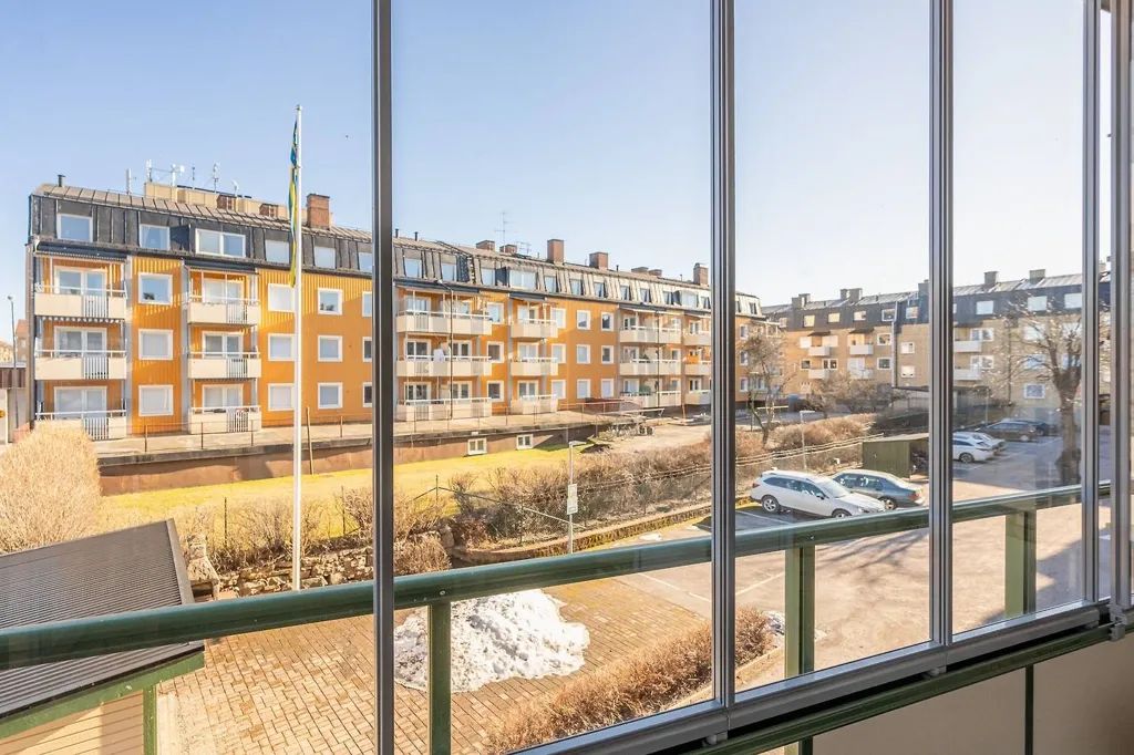 Balcony - Apartment with Balcony in Brynäsgränd