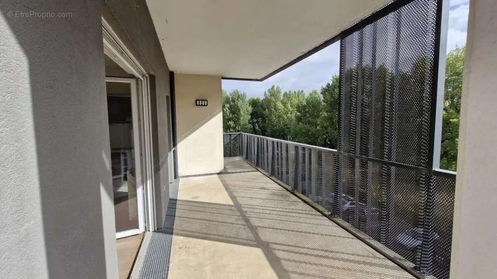 balcony