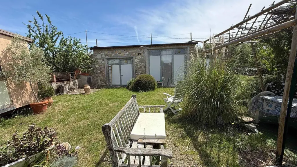 Aed - Rustic Property with Panoramic Views in Santa Luce