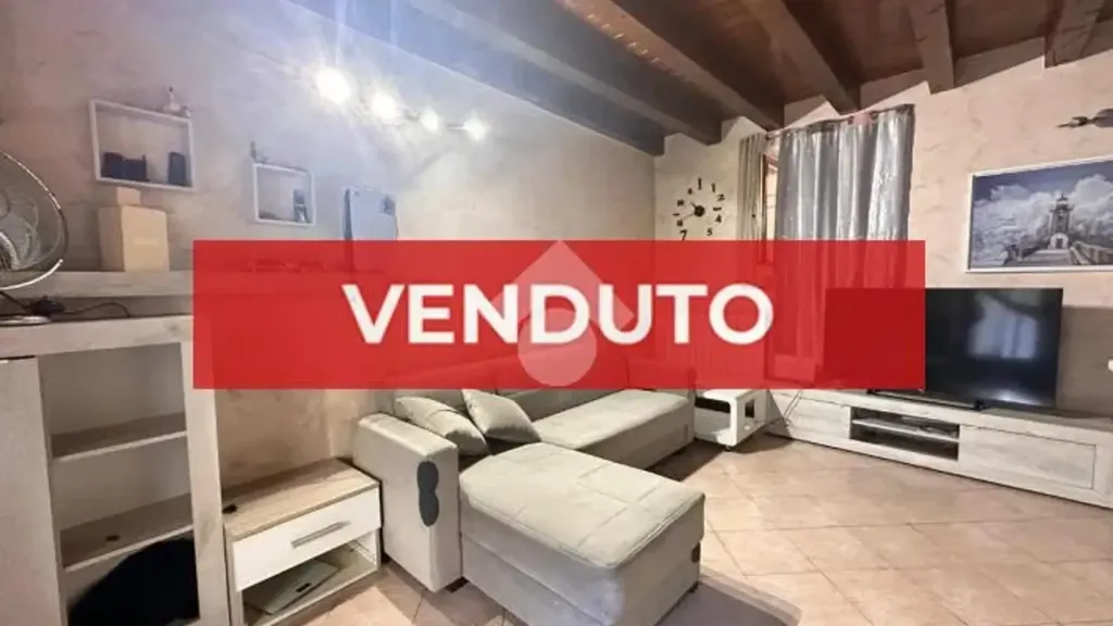 Séjour - Rearranged Apartment with Central Location in Curno