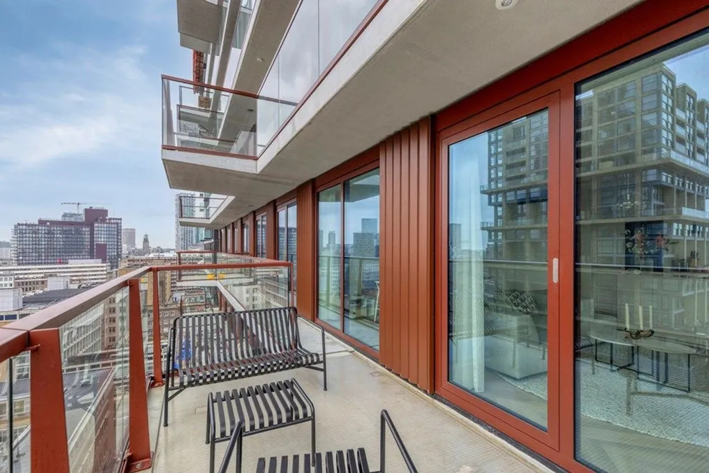 balcony