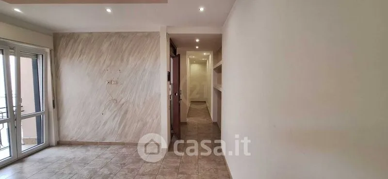 Esik - Three-Bedroom Apartment with Terrace in Catania