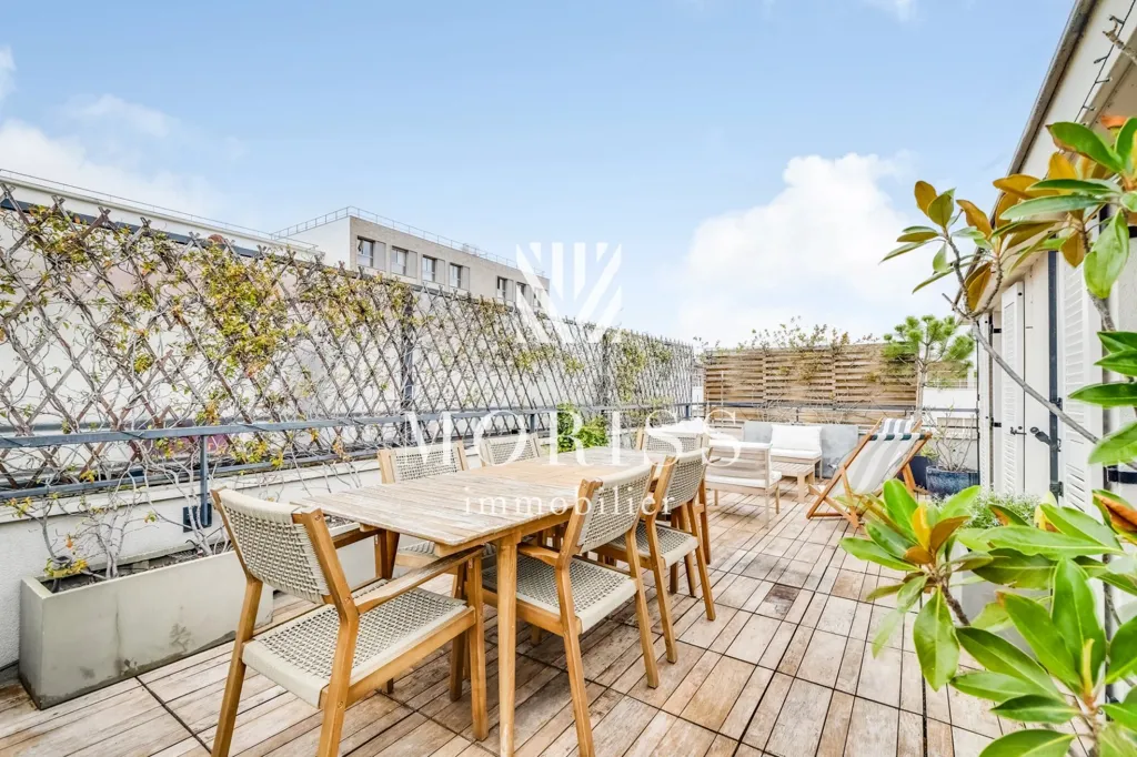 Terrass - Duplex with Cathedral Ceiling and Eiffel View in Saint-Ouen