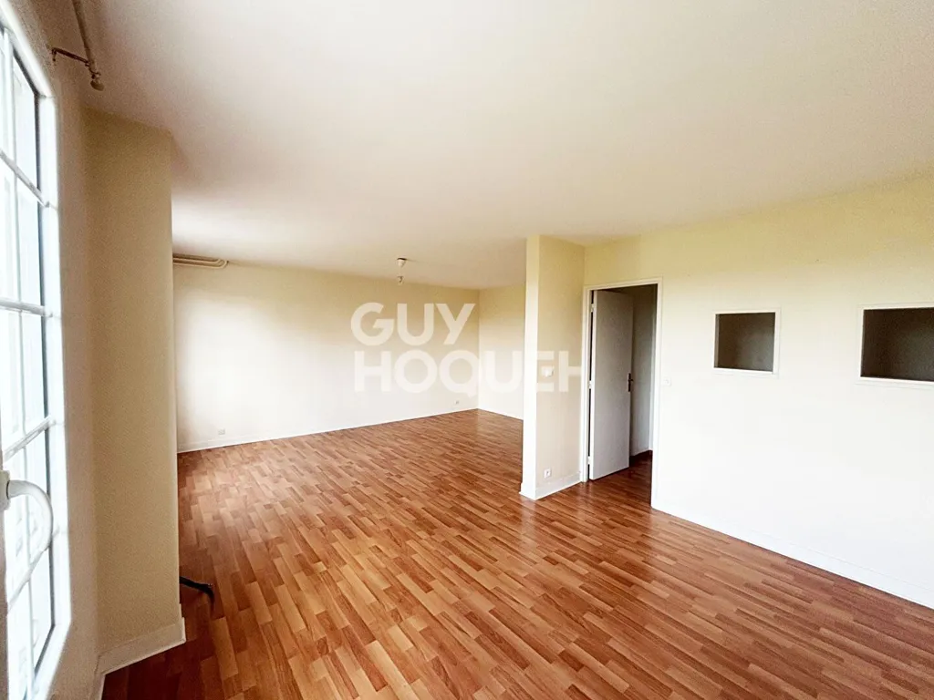 Séjour - Appartement Lumineux avec Parking à Tours