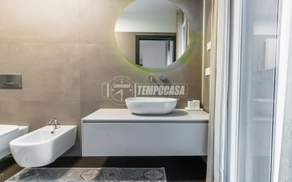 Salles de bain - Bright Apartment with Balcony in Milan