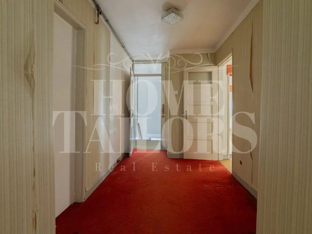 hallway_entrance