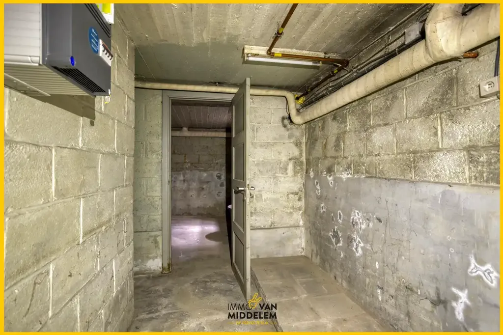 Garage - Renovatable House with Garden in Ternat