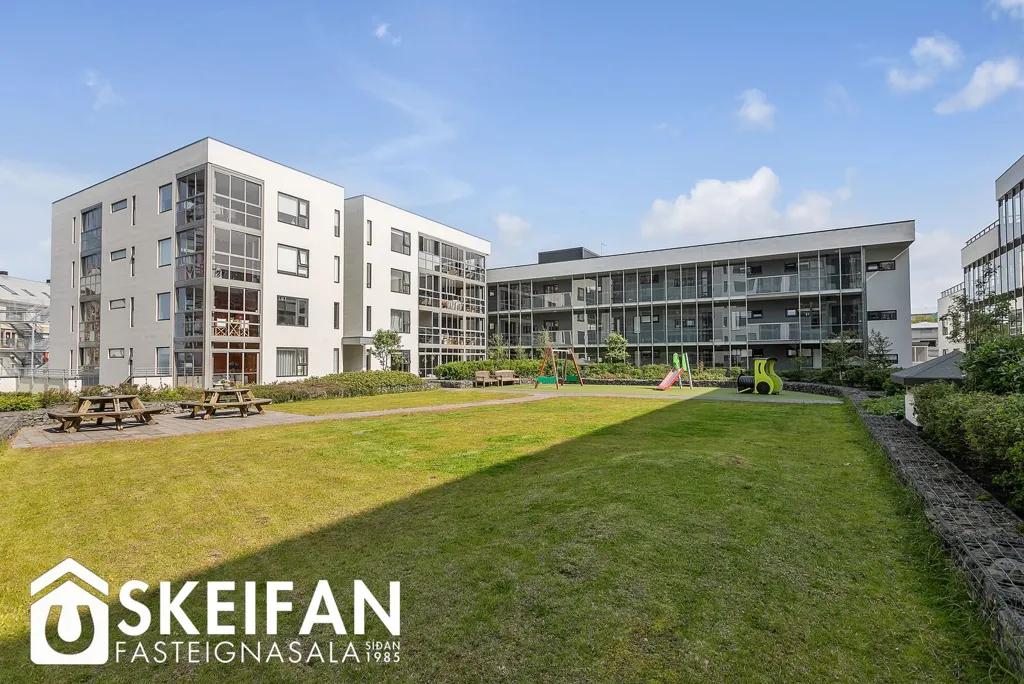 Extérieur - Bright 3-Bed Apartment with Balcony in Reykjavik