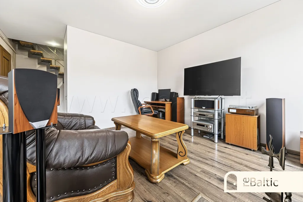 Séjour - Two-Storey Apartment with Fireplace in Burbiškės