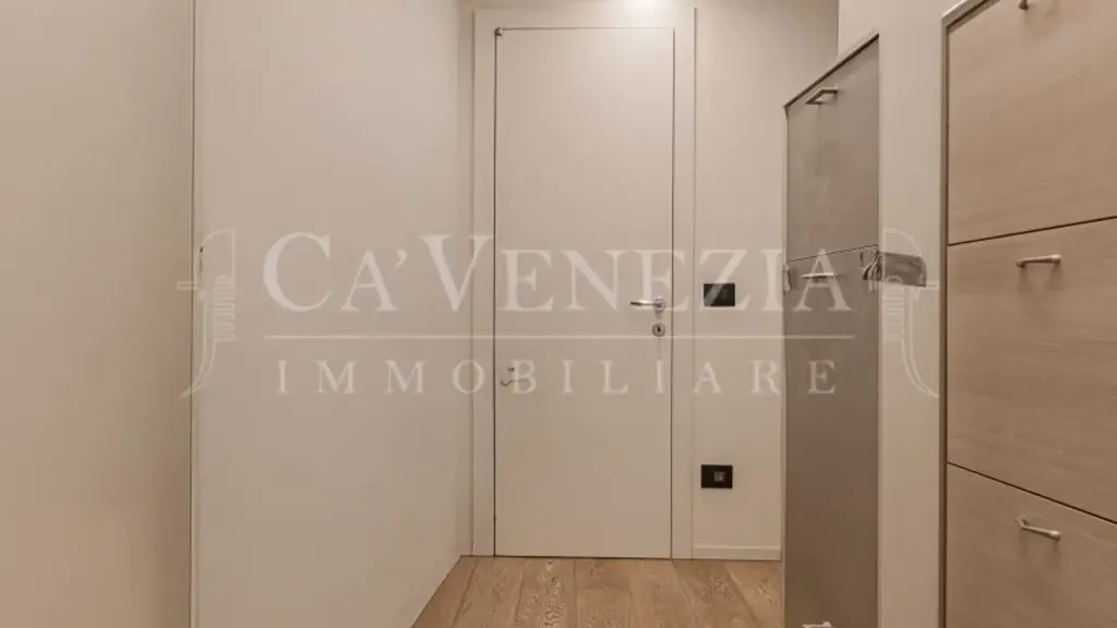 Entrée - Restored Apartment with Central Location in Venice