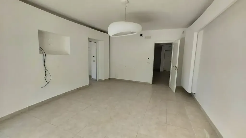Pièces - Ground Floor Office in Vasto, Via Giulio Cesare
