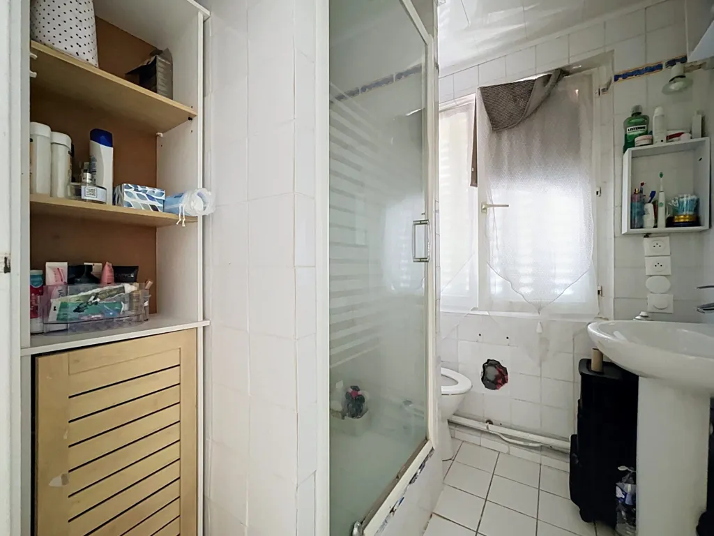 Bathrooms - House with Terrace in Woippy Village