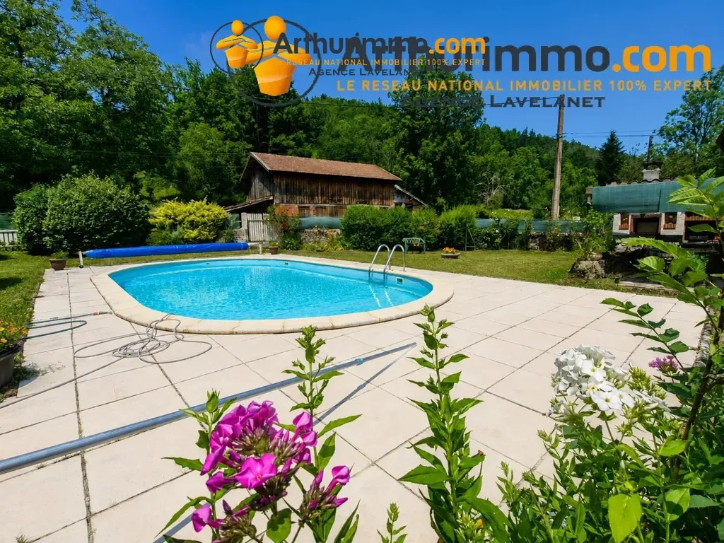 Piscine - Maison de Caractère avec Piscine et Jardin à Lavelanet