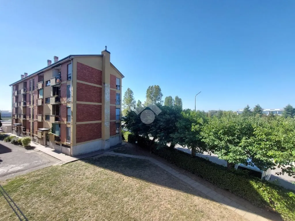 Välivaade - 3-Room Apartment with Balcony in Vittuone