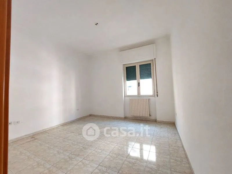 Toad - Three-Bedroom Flat with Balcony in Salerno