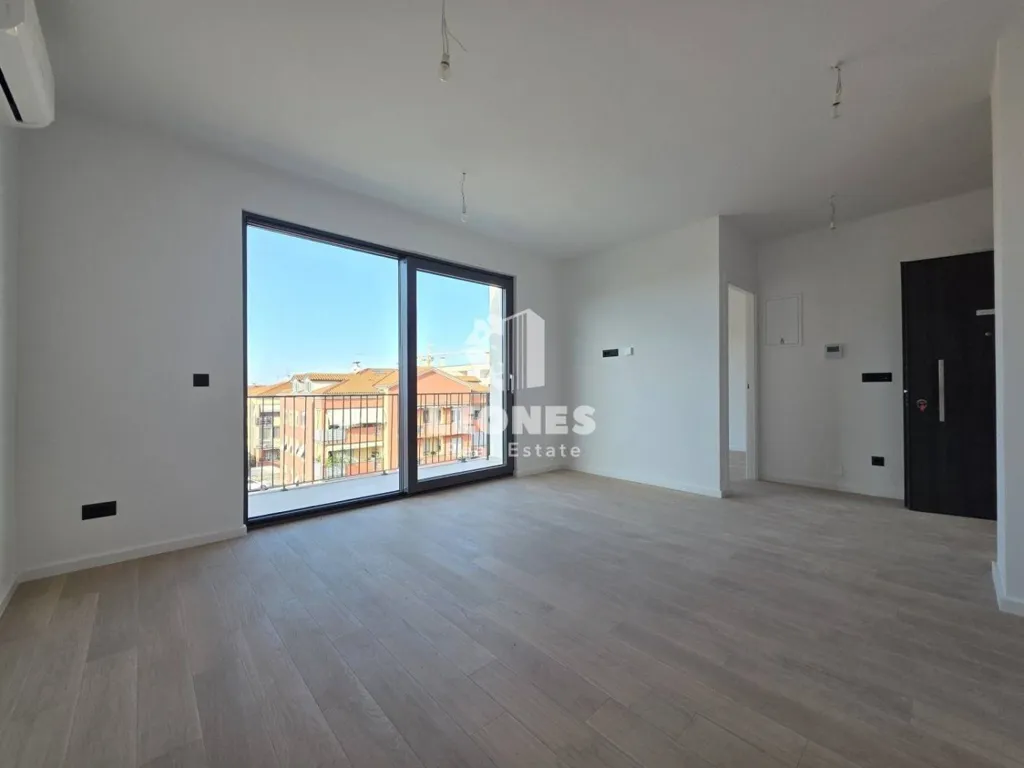 Pièces - Modern Apartment with Balcony in Umag Centre