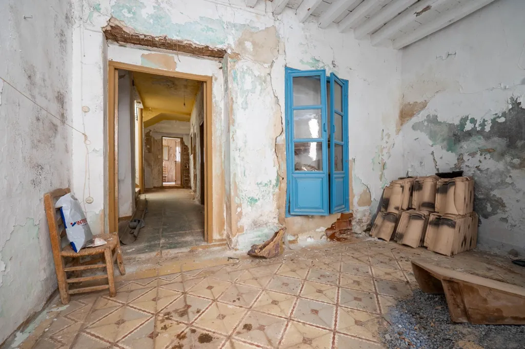 Pièces - Two-Storey House with Terrace in Albuñuelas