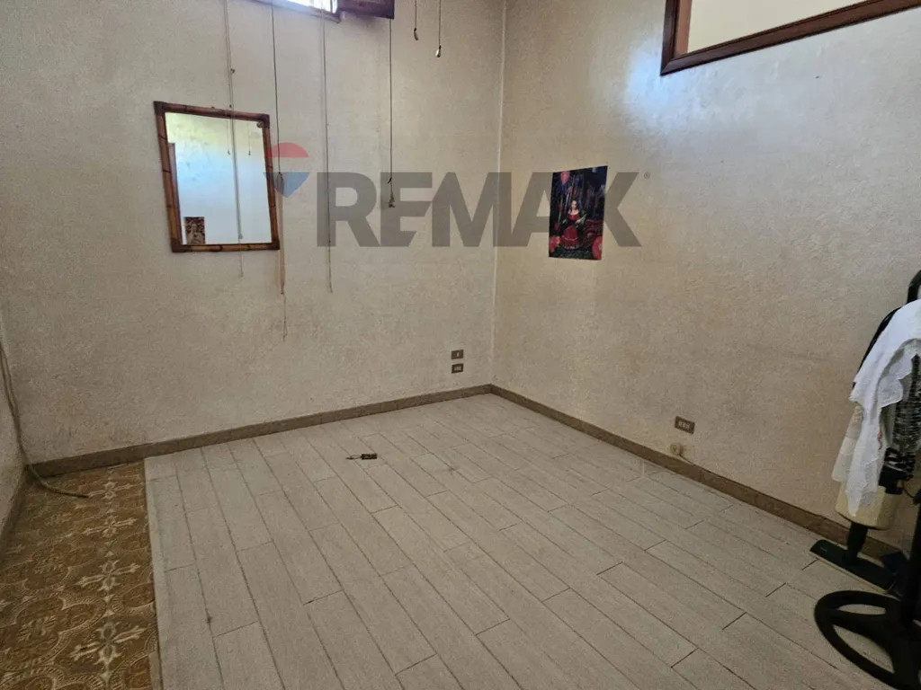Toad - Three-Bedroom Apartment with Balcony in Afragola