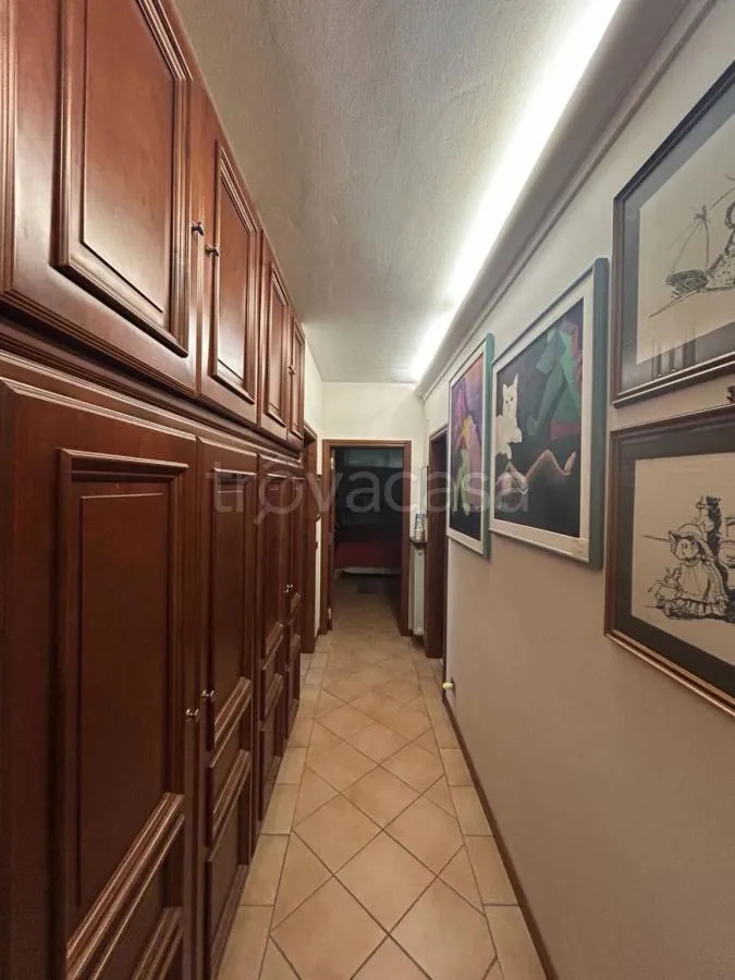 Esik - Ground Floor Apartment with Garden in Passignano