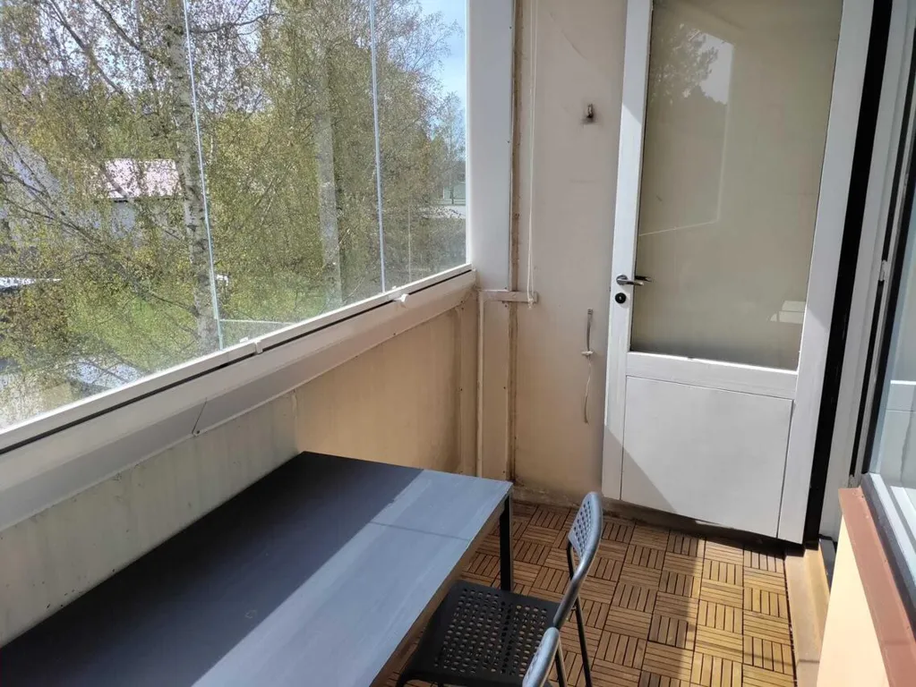 Balcon - Modernised Studio with Balcony in Panelia
