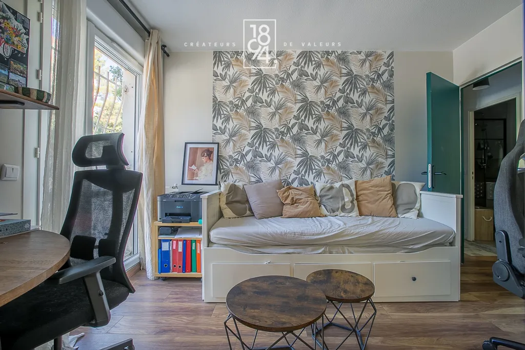 Magamistoad - Refurbished 3-Bed Flat with Balcony in Château Saint-Cyr