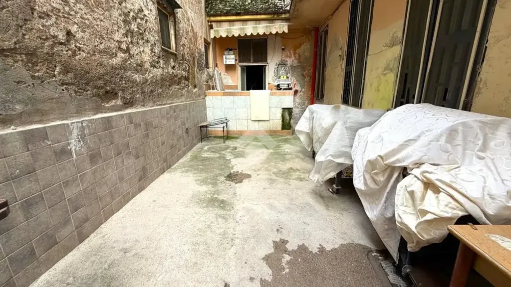Aed - Studio Flat for Renovation in Portici