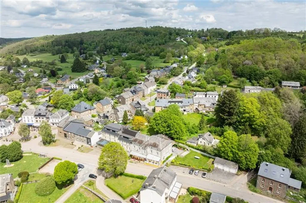 Vue aérienne - Appart-Hôtel Converti avec Terrasse à Herbeumont