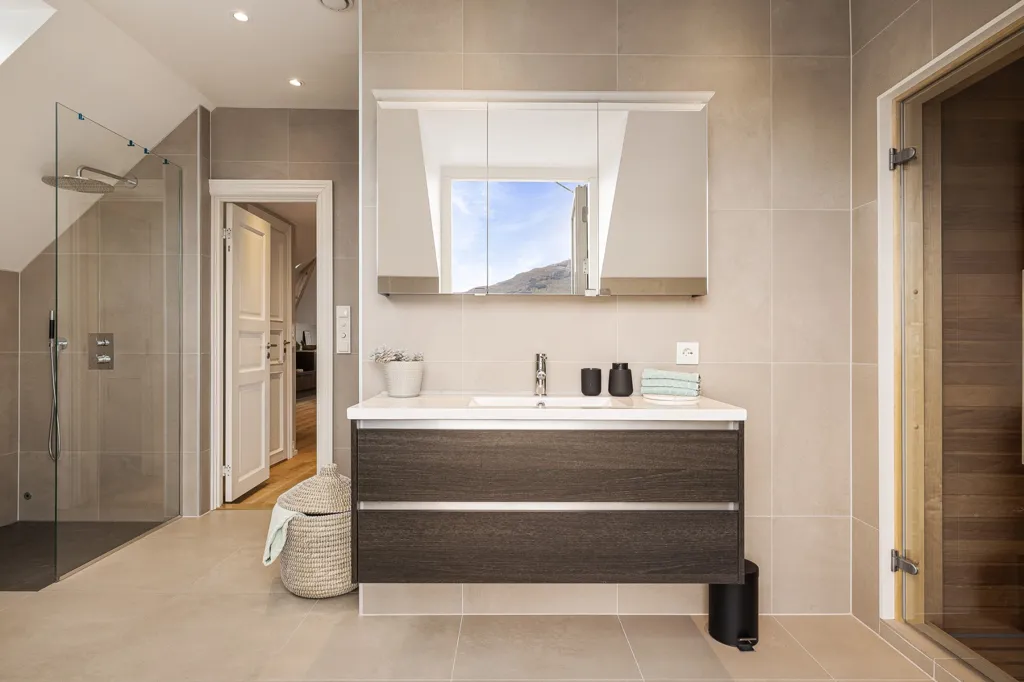 Bagni - Modernised Penthouse with Balconies in Nygårdshøyden