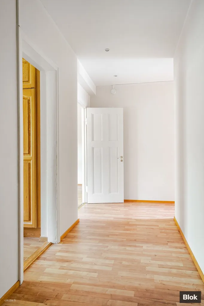 Entrée - Uusklassical Flat with Garden View in Taka-Töölö