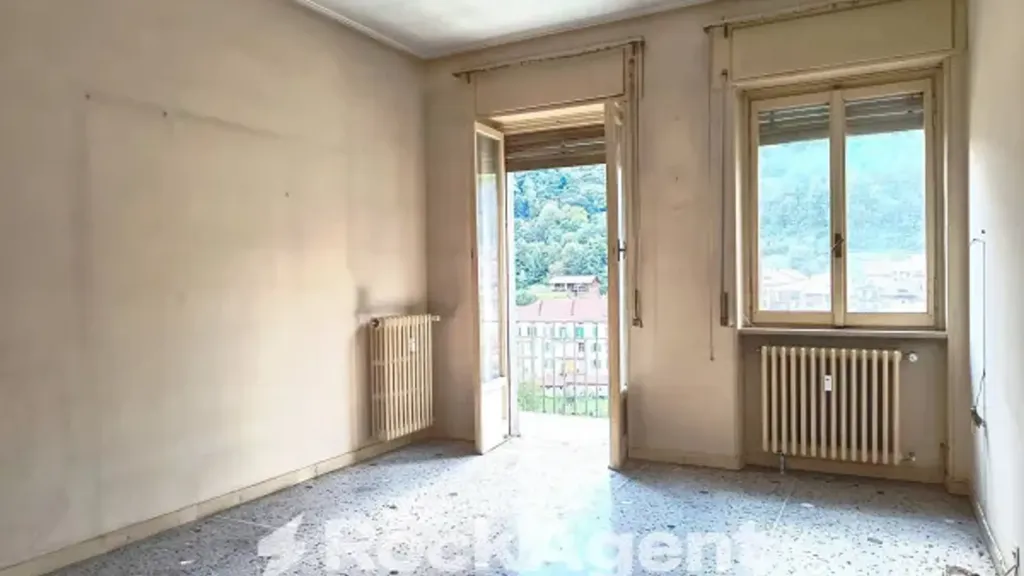 Pièces - Spacious Apartment with Mountain View in Coggiola