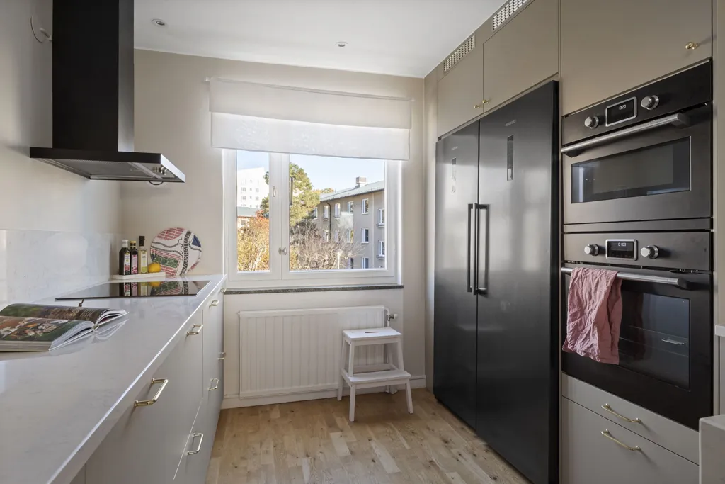 Cuisine - Modern Apartment with Balcony in Näsby Park