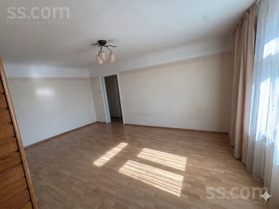 Elutuba - House with Development Potential in Bieriņi, Riga