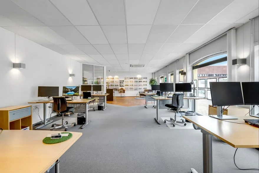 Bureau - Business Premises on Ground Floor in Hillerød