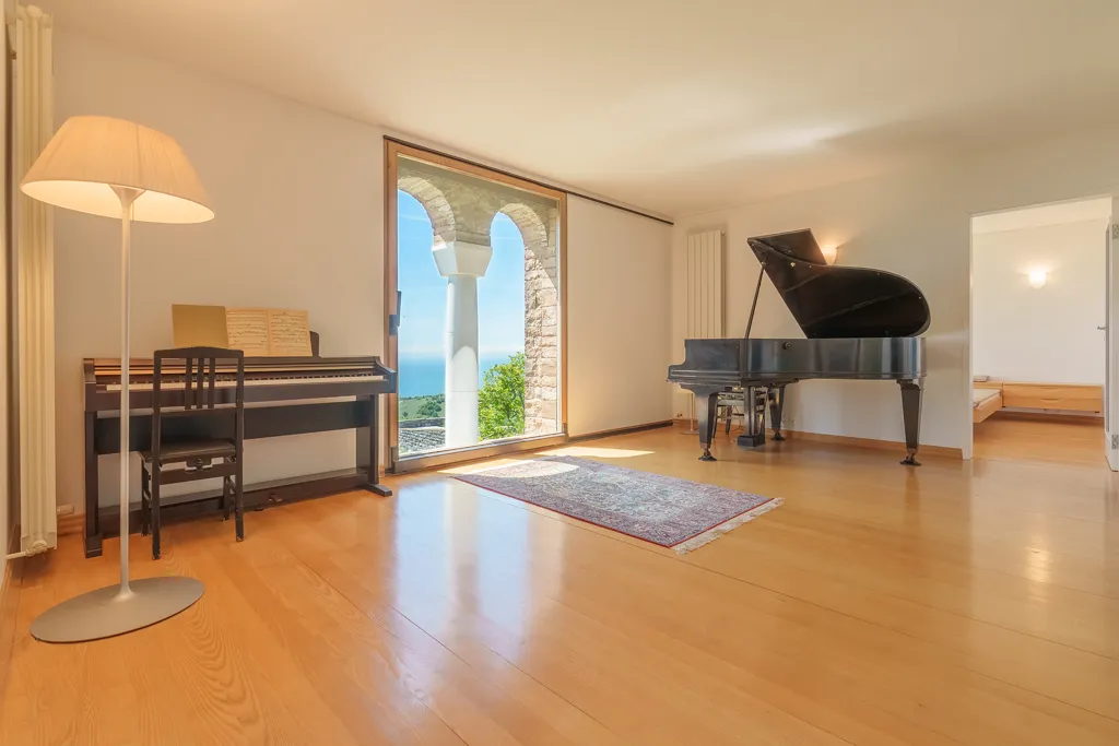 3-bedroom house in Emona