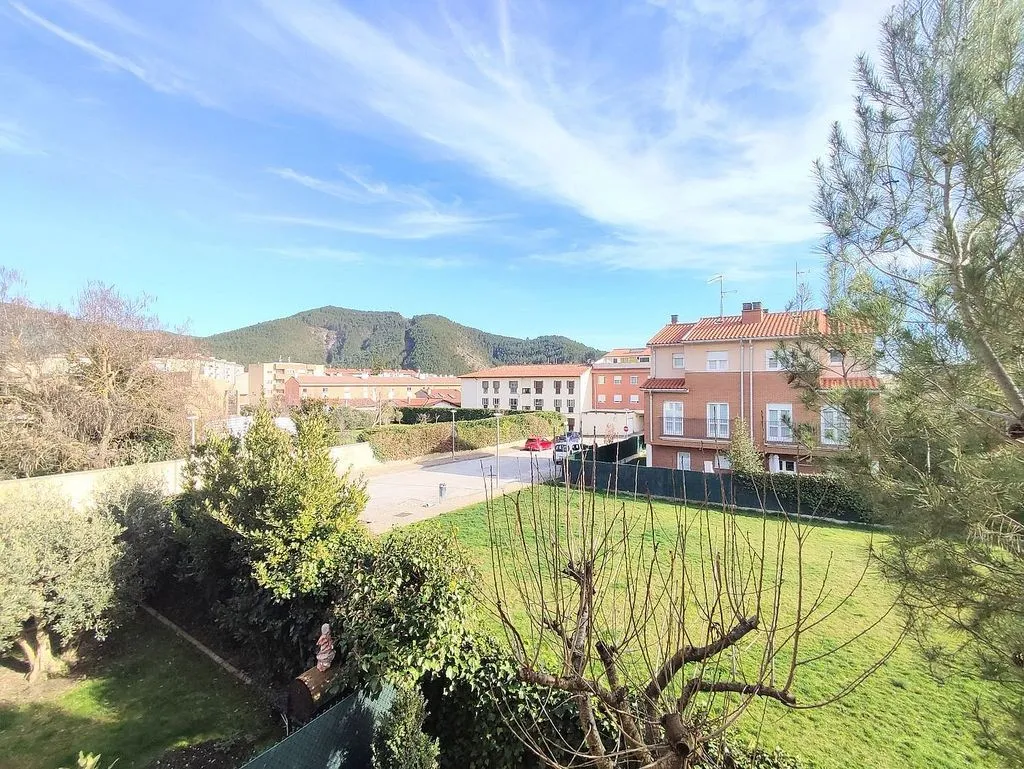 Jardin - Adosado with Garden in Aoiz
