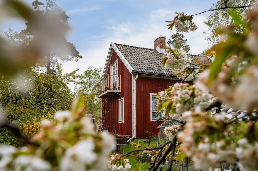 Välivaade - Villa with Development Potential in Snättringe
