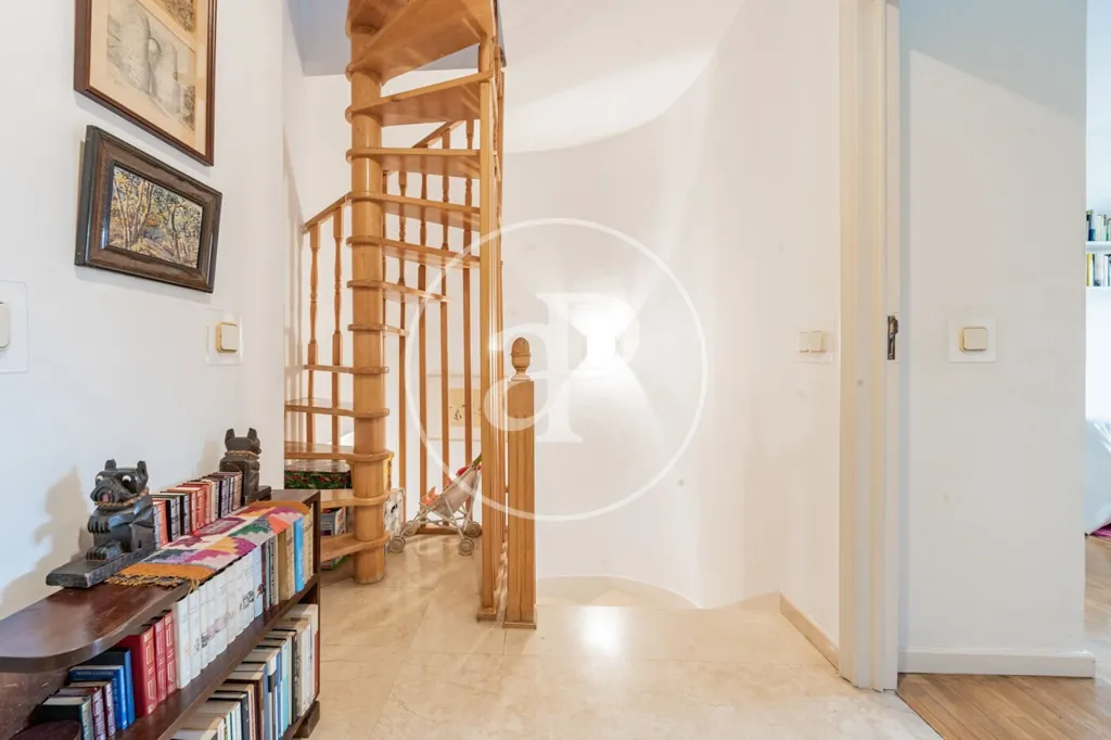 Esik - Chalet with Pool in Parque Conde de Orgaz