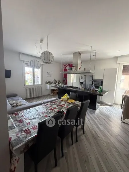 Sala da pranzo - Modernised Apartment with Garage in Modena