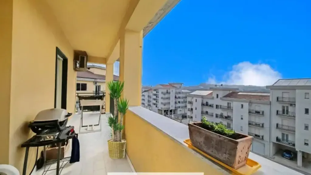 Rõdu - Luxury Apartment with South-Facing Balcony in Canicattì