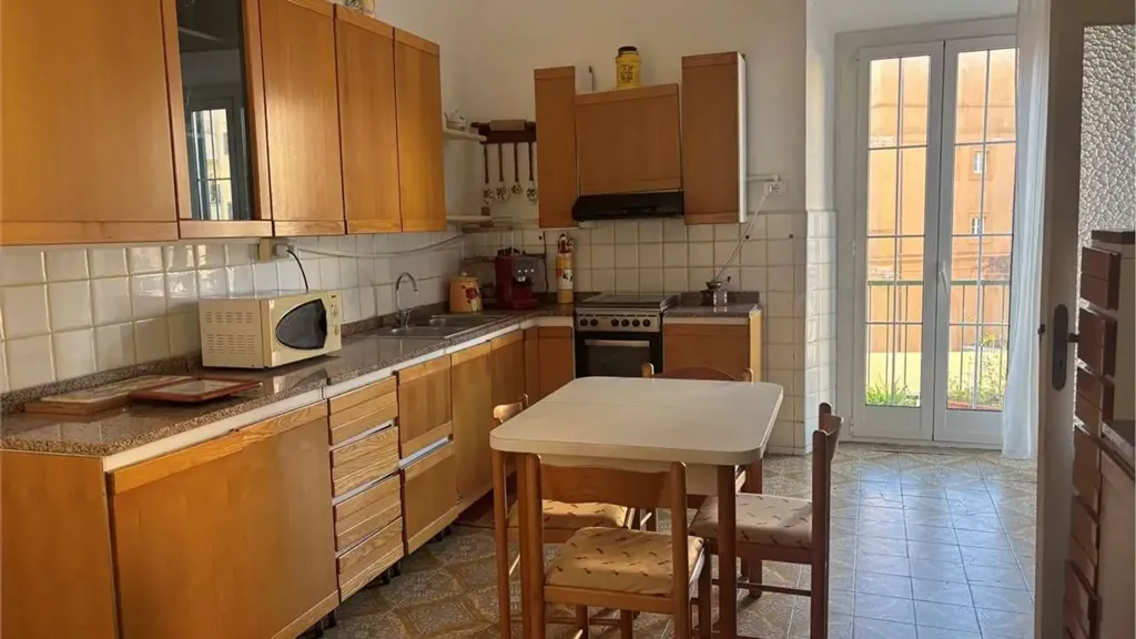 Cuisine - Apartment with Balcony in Livorno Centre