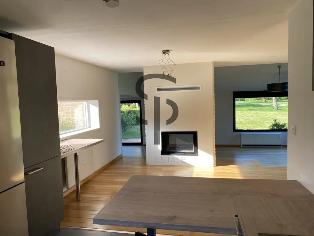 Cuisine - Maison avec Vue Golf et Terrasse à Brigode