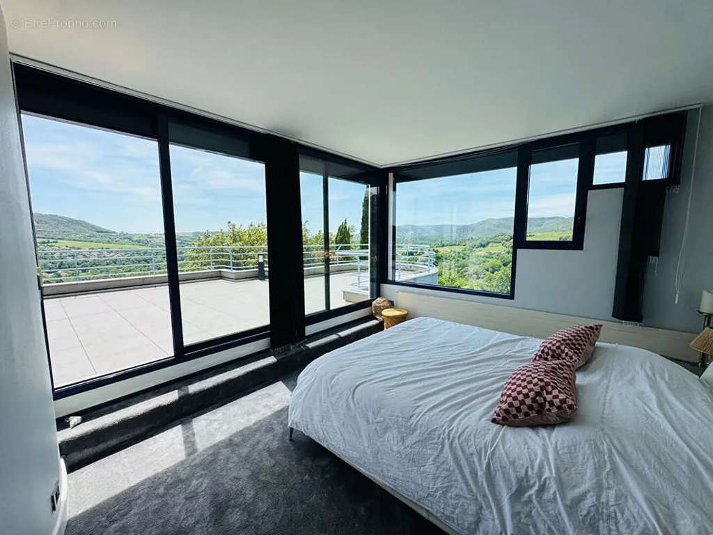 Chambres - Villa Contemporaine avec Piscine et Vue Dégagée