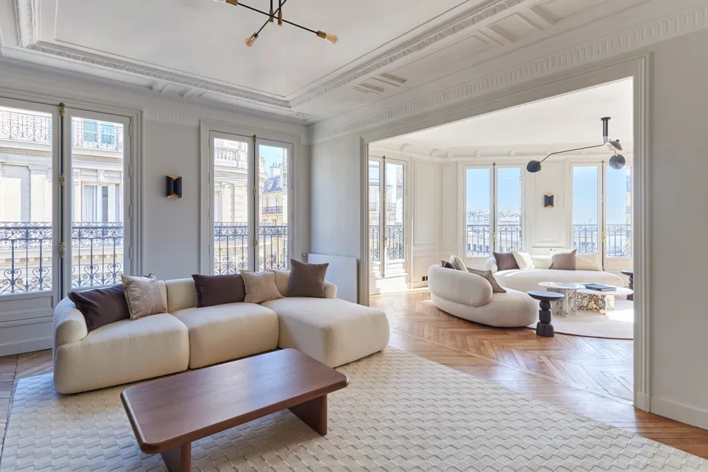 Séjour - Appartement Rénové avec Vue sur la Tour Eiffel à Paris 16e