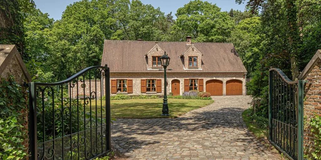 Exterior - Country Villa with Terrace and Garden