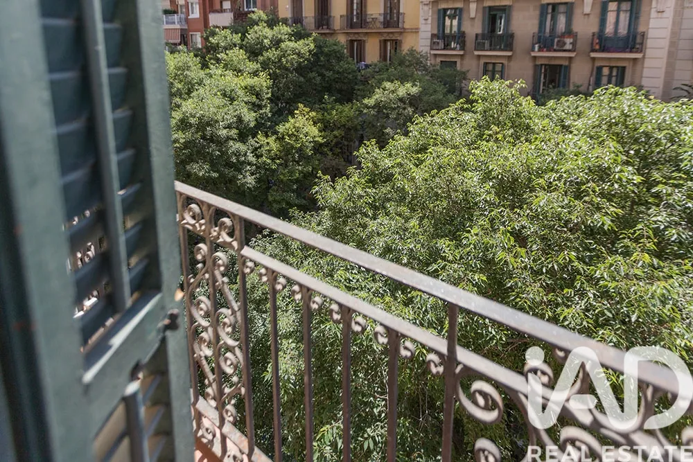 Balcone - Apartment with Original Charm in Eixample, Barcelona