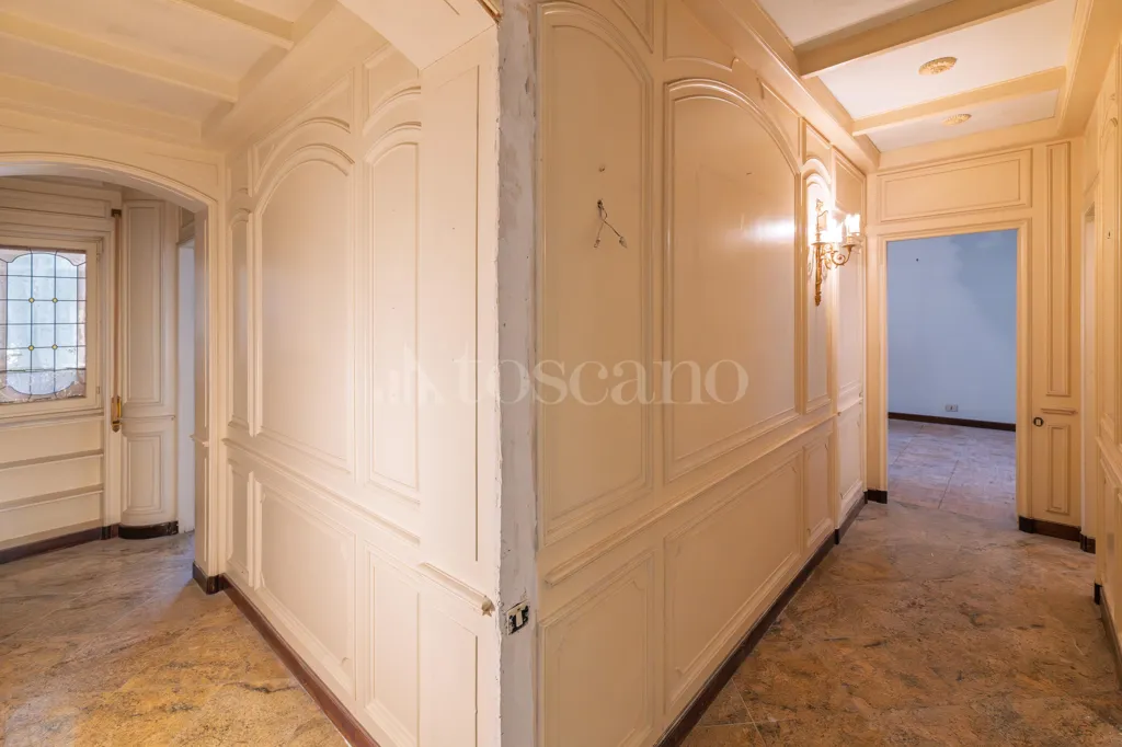 Esik - Spacious Apartment with Balcony in Monteverde, Rome