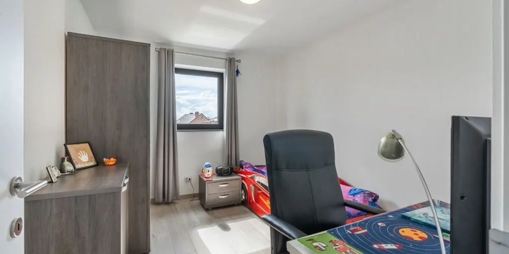 Magamistoad - Modern Open-Plan House in Heukelom