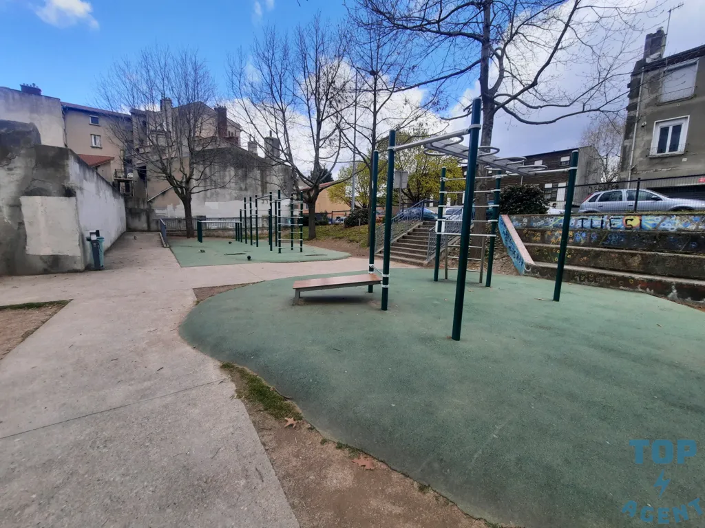 Jardin - Appartement Rénové avec Cave à Lyon