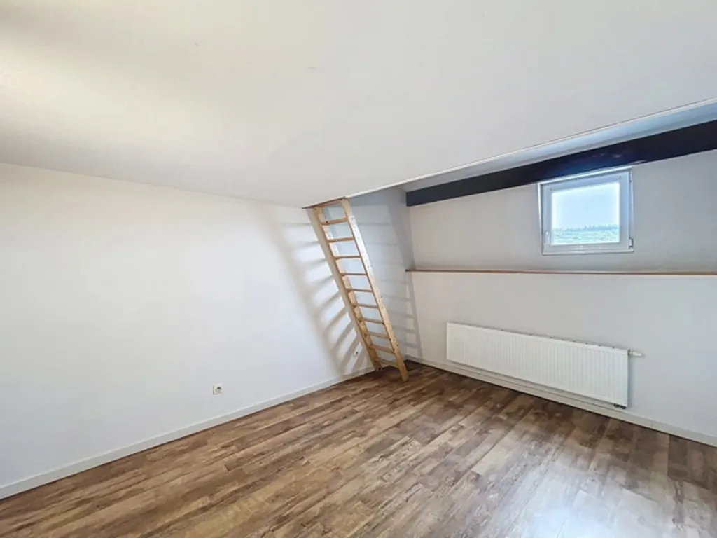 Pièces - Duplex Rénové avec Balcon à Flawinne, Namur