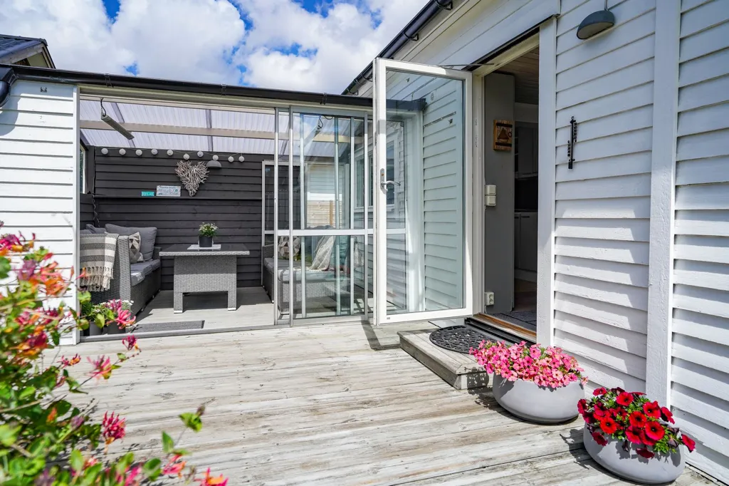 Terrace - Cottage with Beach Access in Halland